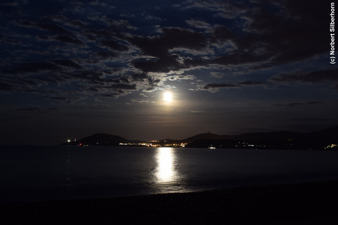 Mond am Meer, Argelès-sur-Mer, am 25.06.2021 um 23:30:05 
, © Norbert Silberhorn