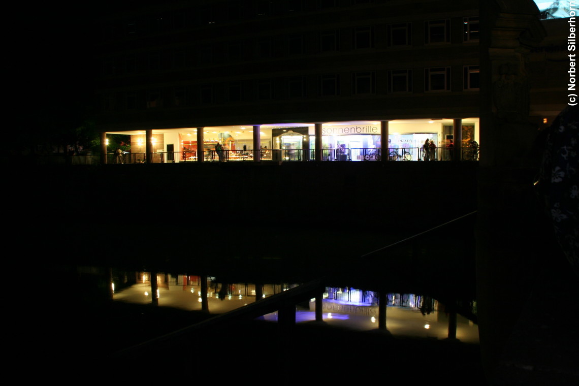 Die Blaue Nacht 2007 - Ausblick Museumsbr&uuml;cke, N&uuml;rnberg, am 19.05.2007 um 23:19:01, &copy; Norbert Silberhorn