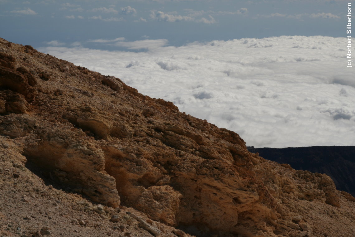 Ausblick vom Vulkanmassiv Teide, Teneriffa, am 10.11.2012 um 14:07:30 
, &copy; Norbert Silberhorn
