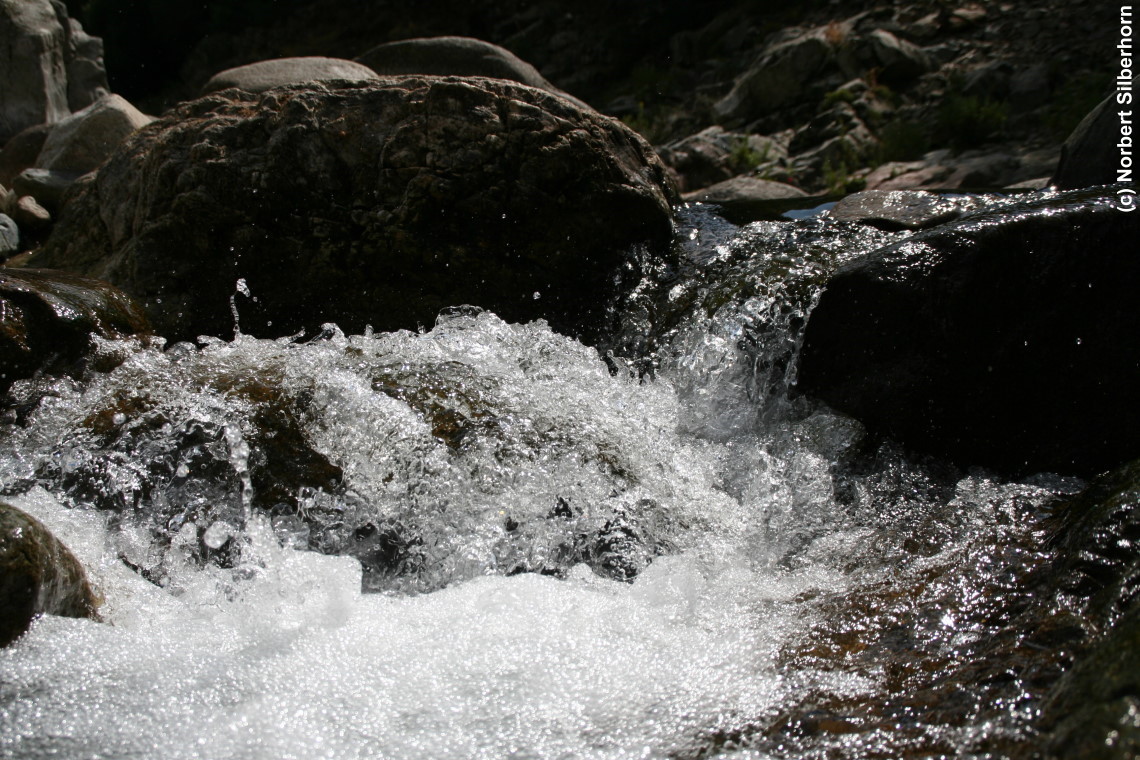 Wasserfluss, La vall�e du Fangu - Korsika, am 10.09.2009 um 13:50:36 
, © Norbert Silberhorn